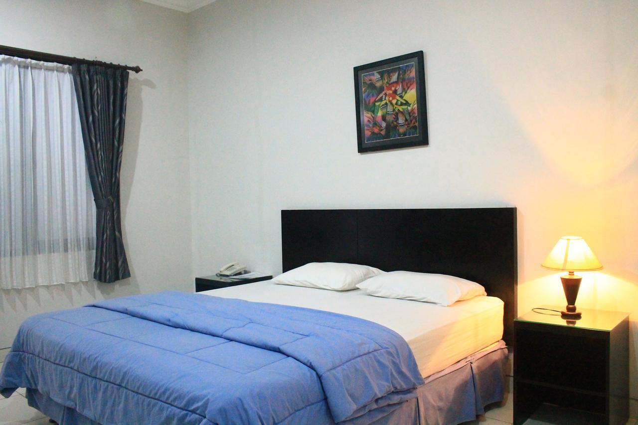 Carica Homestay Сурабая Екстериор снимка