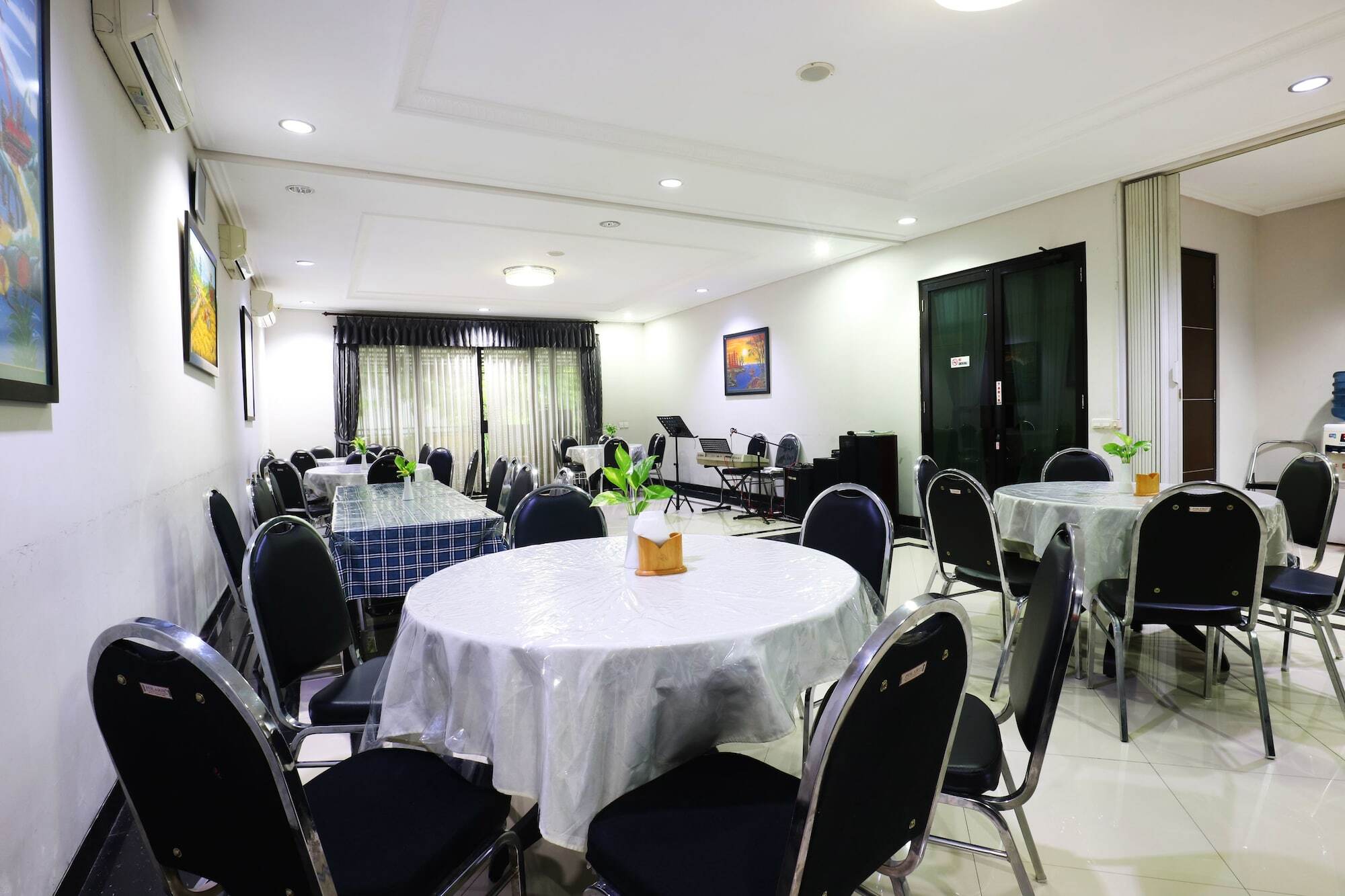 Carica Homestay Сурабая Екстериор снимка